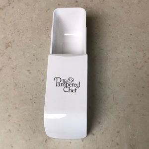 Pampered Chef adjustable measuring cup